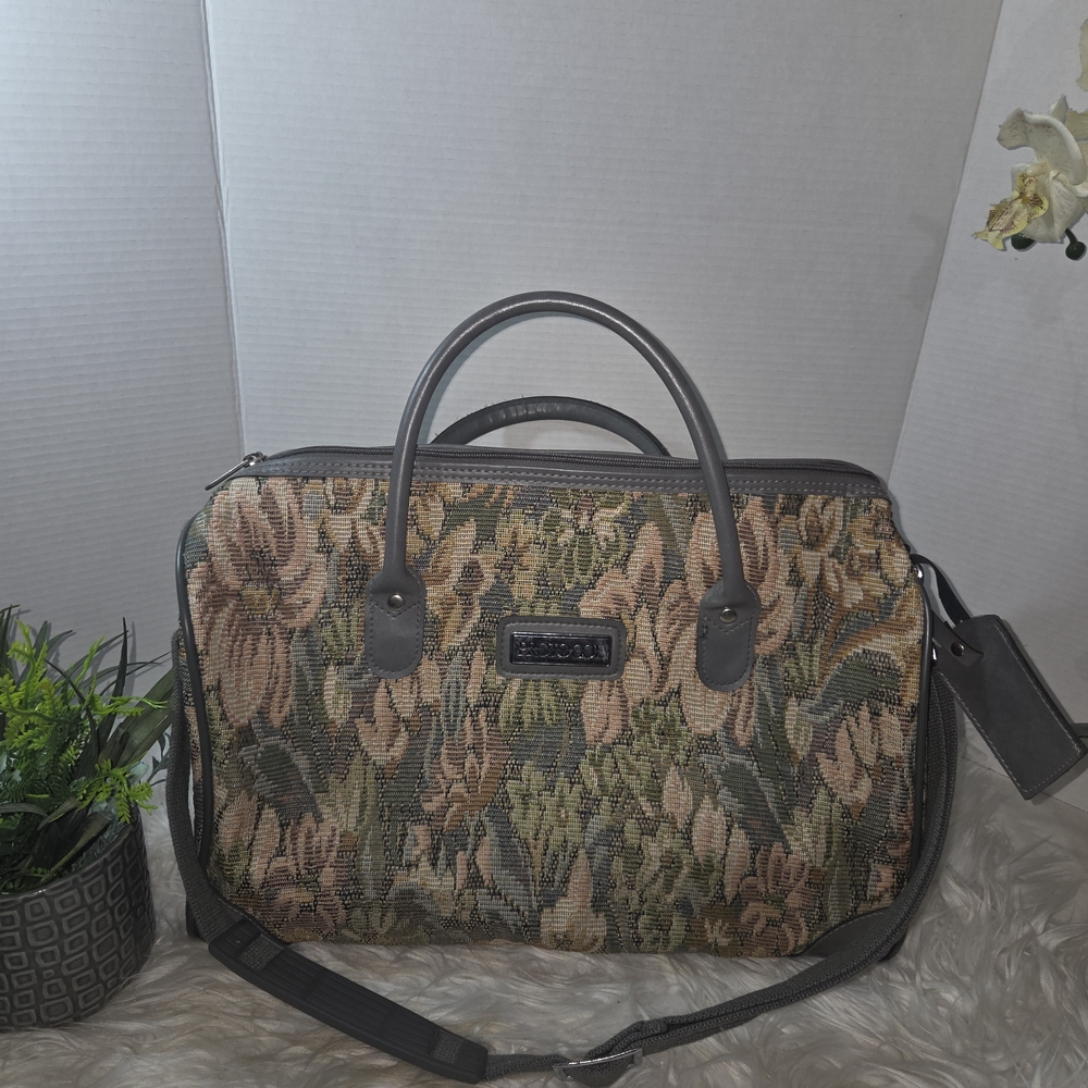 VINTAGE Elegant Floral Tapestry Travel Bag.